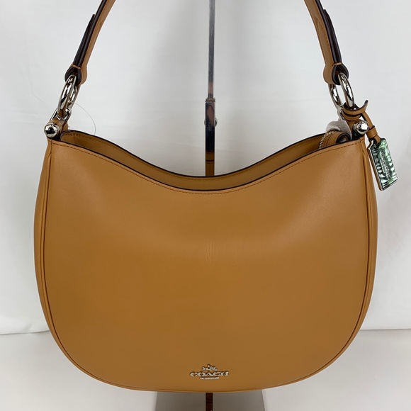 Coach Handbags - New Coach Nomad Crossbody in Glovetanned Leather